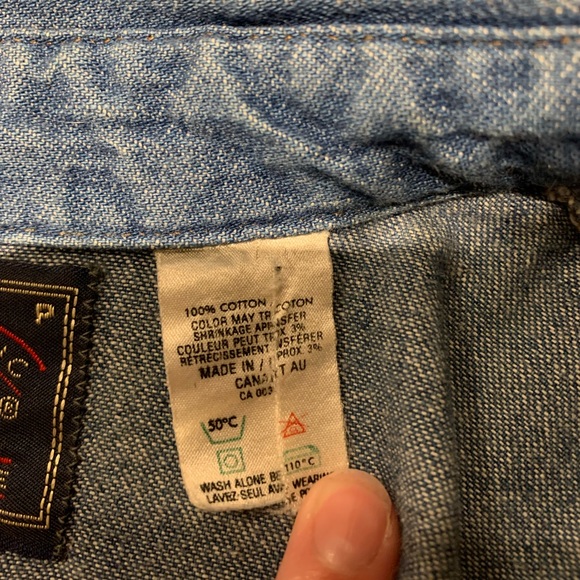 Rare Vintage Levi’s Women Small Denim Button Up Long Sleeve - Picture 4 of 14